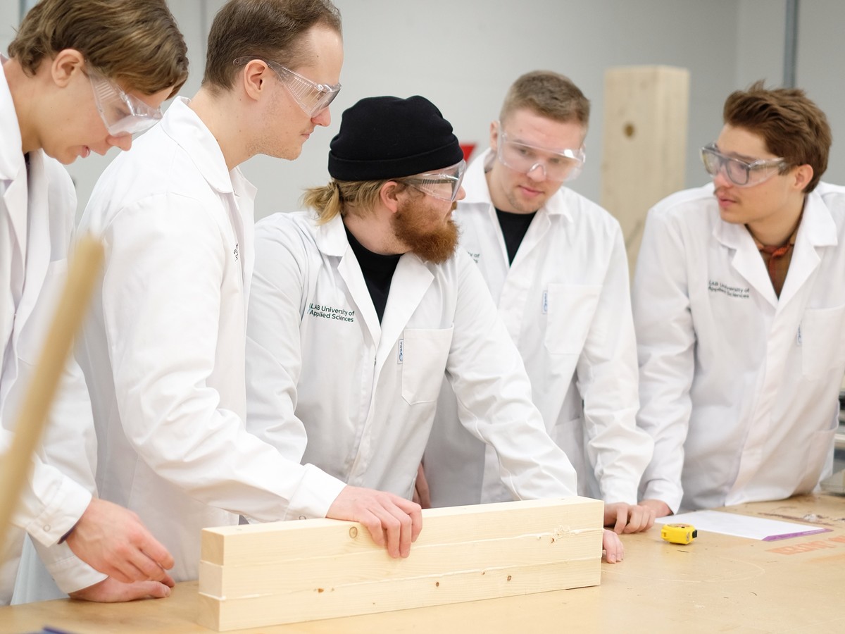 LAB Wood kuvitus 4:3