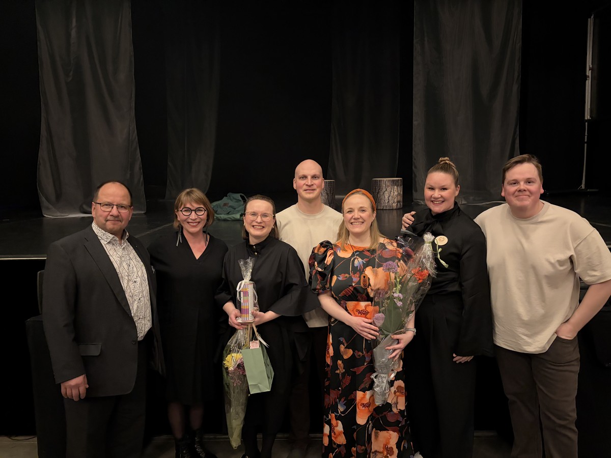 metsää puilta SMS ja MMS työryhmän kanssa