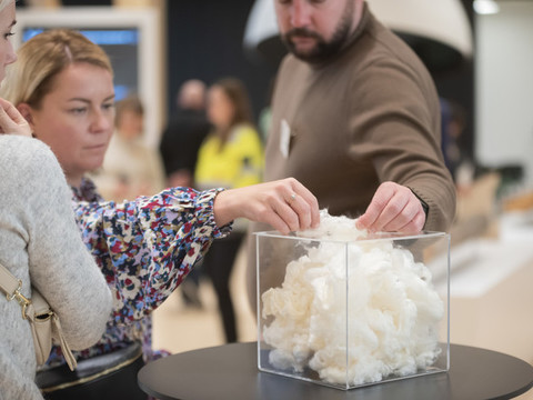Metsäinnovaatiot -näyttelyn suunnittelu ja toteutus osana Experience Finlandia -näyttelyä